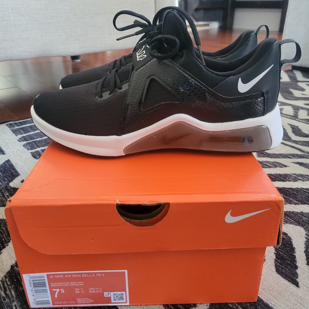 Women's nike air max Bella tr5